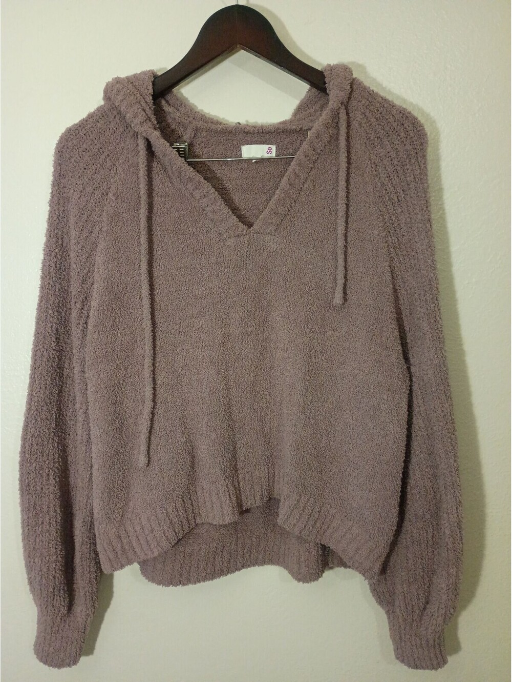 SO Cozy Textured V-Neck Hoodie Sweater in Mauve, Size Large